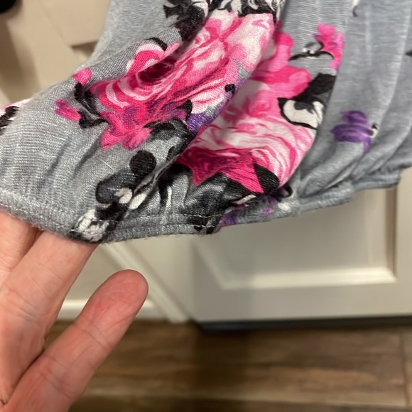 Body Central floral razorback tank, size large. - Picture 2 of 6